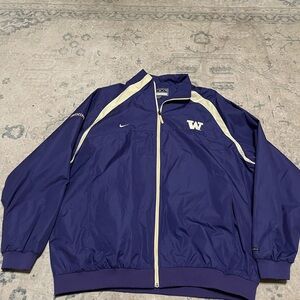 Nike Washington State Husky’s Men's XXL Purple and Cream Windbreaker